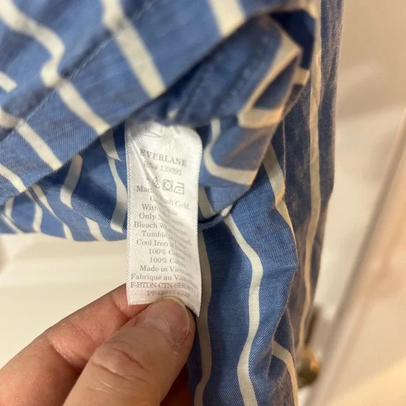 EUC EVERLANE Way-Short cropped Button-Down 100% Cotton OVERSIZED fit - Picture 4 of 5